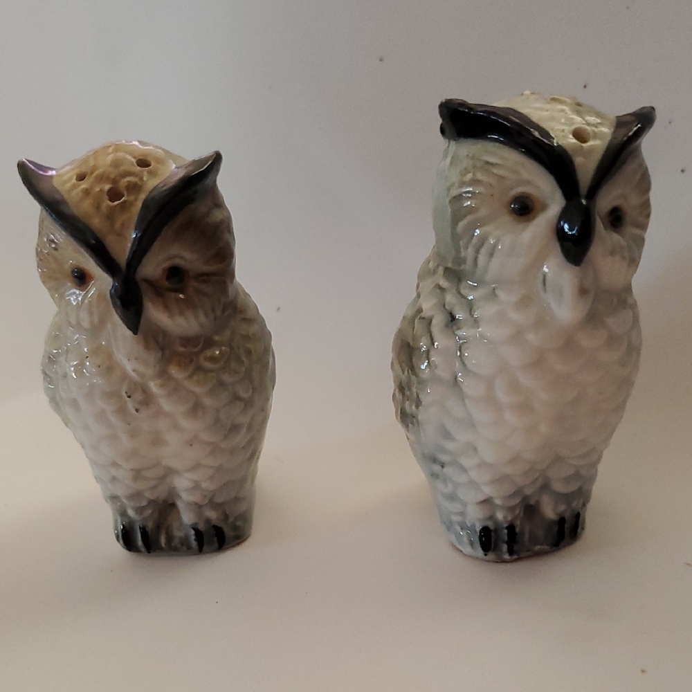 Vintage Ceramic Horned Owl Shakers - Cream and Gray 3" Made In Japan